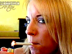 Spectacular Desire Moore Shares A Cigarette Fetish With A Guy