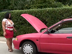 Sexy ebony BBW was having car troubles when this skinny white guy showed up to help.