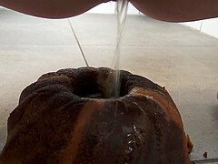 she piss on a cake
