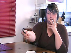 Chubby smoker hot babe looks for fun