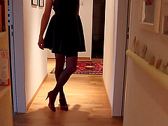 Dressed in Leather skirt and red high heels, play till cum